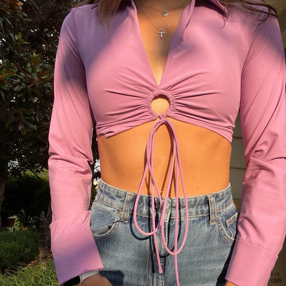 Super cute Zara top!! Wish it would fully zip on me